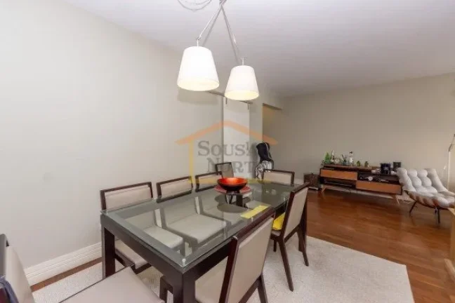 Imagem Apartamento à venda, com 129m², 2 dormitórios, sendo 1 suite e 3 banheiros. Planta ampla e bem di...
