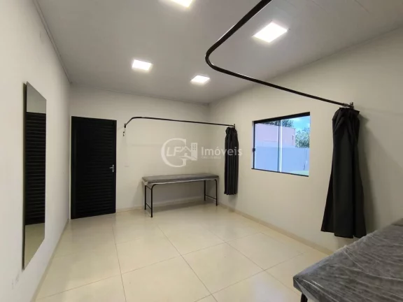 Imagem Alugue já ponto comercial com 2 salas e 3 vagas de garagem em Campo Grande-MS, no Alto São Francisco!