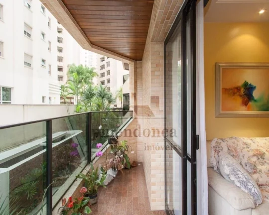 Imagem Apartamento com living para 2 ambientes, lavabo, 3 dormitórios sendo 1 suíte, banheiro social, coz...