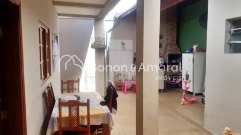 Imagem Casa em condomínio com 217 m² e 3 quartos
