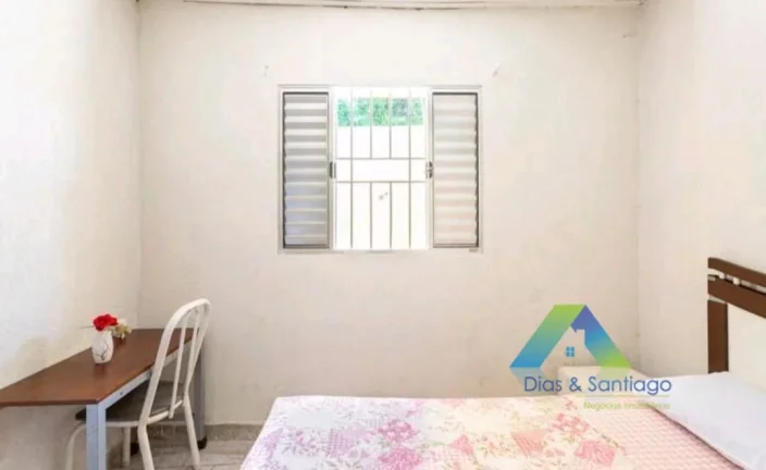 Imagem Casa Padrão Ótima Localização.