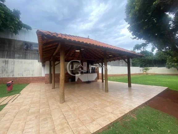 Imagem Duplex à venda em condomínio fechado