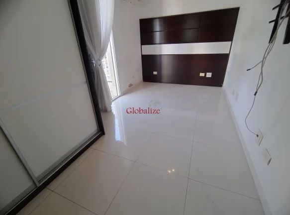 Imagem Triplex com 4 suítes, churrasqueira e piscina no bairro do Embaré em Santos por R$1.600.000,00