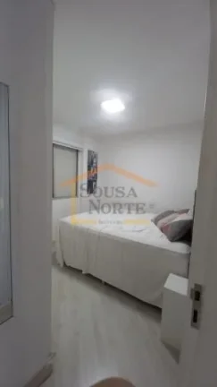 Imagem Apartamento reformado, com 3 dormitórios e armários planejados, cozinha com móveis planejados, ar...