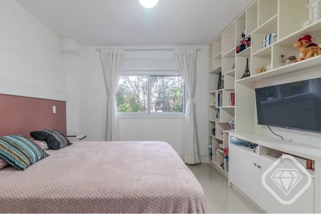 Imagem Casa com 4 dormitórios, 2 suítes, terraço e espaço gourmet no Tristeza

Casa em condomínio fech...