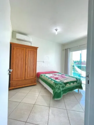Imagem Sobrado 01 suite e 04 dormitorios prox praia Tabuleiro em Barra Velha - SC