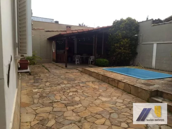 Imagem Casa com 3 Quartos para Alugar, 200 m² em Fátima Ii - Pouso Alegre