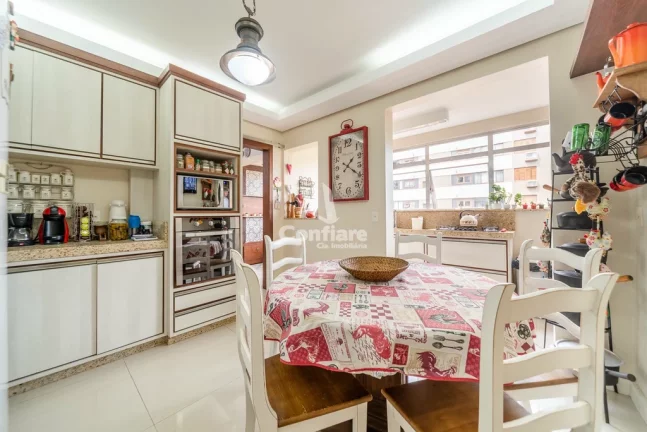 Imagem Apartamento à venda em Porto Alegre, Petrópolis, com 4 quartos, 201,6m2