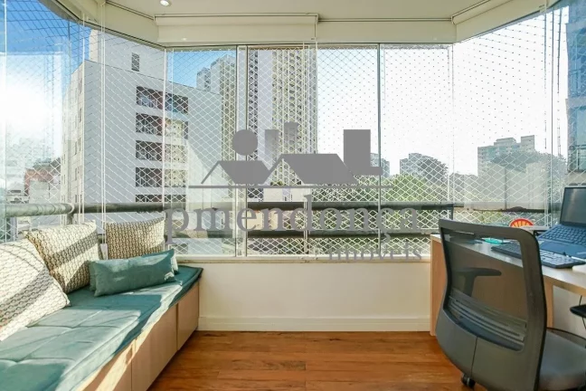 Imagem Apartamento em Perdizes com 3 dormitórios e 3 vagas, 130m²