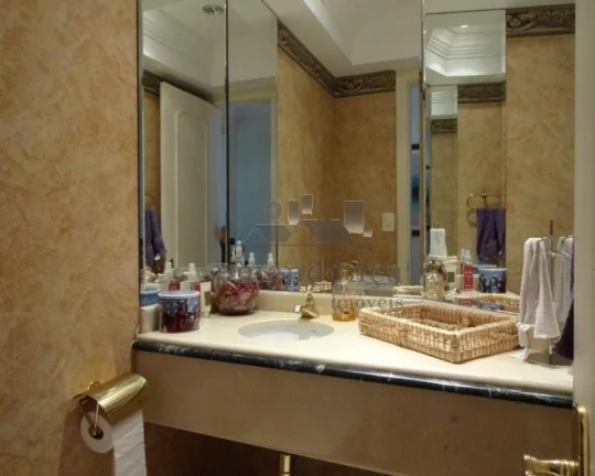 Imagem Apartamento totalmente reformado, andar alto, vista incrível, amplo living para 2 ambientes, 3 dorm...