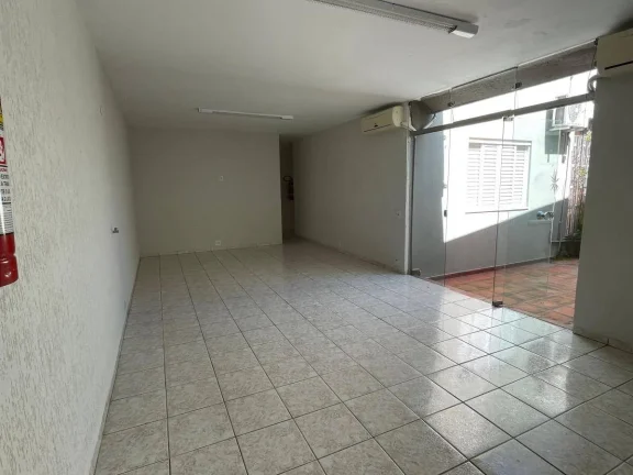 Imagem Casa comercial na rua Santa Clara - Centro - Bragança Paulista
