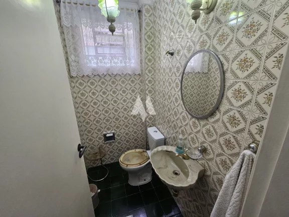 Imagem Casa Térrea no Embaré ao lado do shopping, 03 quartos e 02 vagas de garagem!
