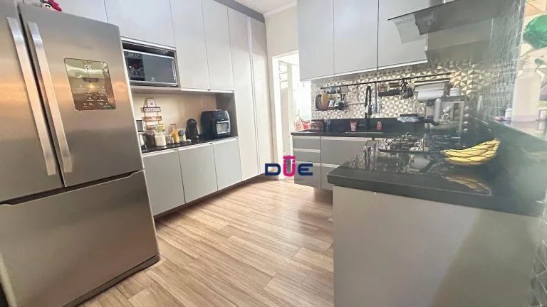 Imagem Apartamento com 3 dormitórios à venda, 112 m² por R$ 640.000,00 - Gonzaga - Santos/SP