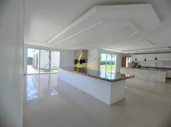 Imagem Casa térrea, com SETE suítes em condomínio fechado