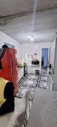 Imagem Casa 125m², agora SÓ 264 MIL, 5 Cômodos na parte de baixo fundos, com toda parte térrea para construir, 6 vagas, à 350 metros do Carretão e Lorencini, no Parque das Américas, Mauá-SP