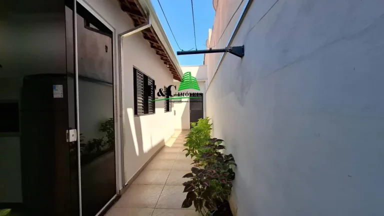 Imagem Casa para Venda em Limeira, Jardim Residencial Graminha II, 2 dormitórios, 1 banheiro, 2 vagas