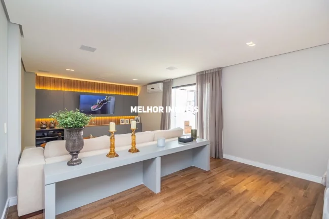 Imagem Cobertura Duplex com 4 Suítes á venda no centro de Balneário Camboriú.