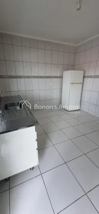 Imagem Excelente casa em avenida, totalmente reformada, com 3 dormitórios e edícula completa! Localizada ...