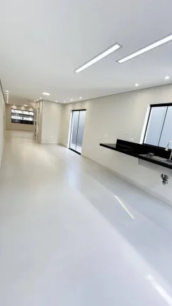 Imagem Sobrado de 155 m² 3 Dormitórios sendo 3 Suítes e 2 Vagas de Garagens