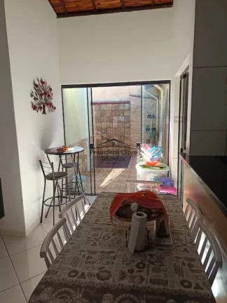 Imagem Casa à venda no bairro Campo do Galvão - Guaratinguetá/SP