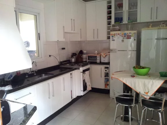 Imagem Triplex em Condomínio Próximo ao Parque Barigui - R$1.100.000,00