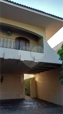 Imagem Sobrado à venda ou para alugar com 5 quartos, sendo 1 suíte, em Alto de Pinheiros, São Paulo - SP