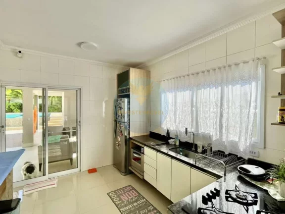 Imagem Casa em Condomínio a Venda no bairro Granja Viana - Cotia, SP