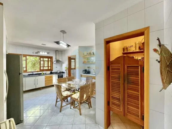 Imagem Casa em Condomínio a Venda no bairro Granja Viana - Carapicuíba, SP