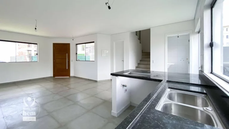 Imagem Sobrado com 3 dormitórios à venda, 132 m² por R$ 530.000,00 - Campo de Santana - Curitiba/PR