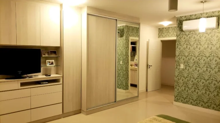 Foto do imóvel: Apartamento 4 Dormitórios - Bairro Navegantes