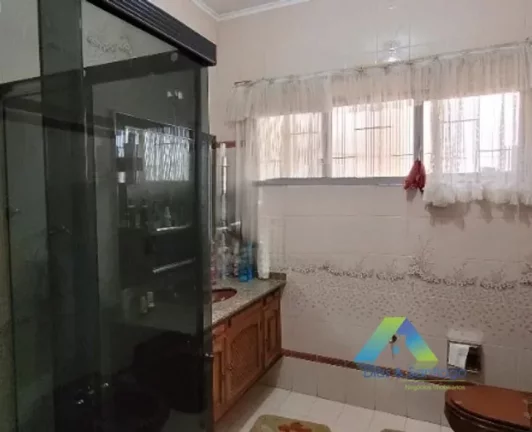 Imagem Casa Térrea para locação com 3 dormitórios e 4 vagas em Bosque da Saúde/SP!