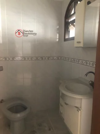 Imagem Sobrado à Venda em Santo Andr?(C) com 2 dormitórios , sala, cozinha, banheiro e lavanderia,com garagem coberta para dois carros. Fundos com quintal gran