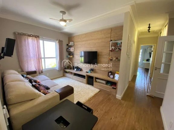 Imagem Casa à venda, com sala de estar e jantar integradas à área gourmet, piscina e terreno espaçoso. ...