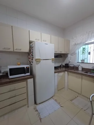 Imagem Sobrado para venda em Vila Santo Antônio com 4 quartos, sendo 2 suítes, 228m2