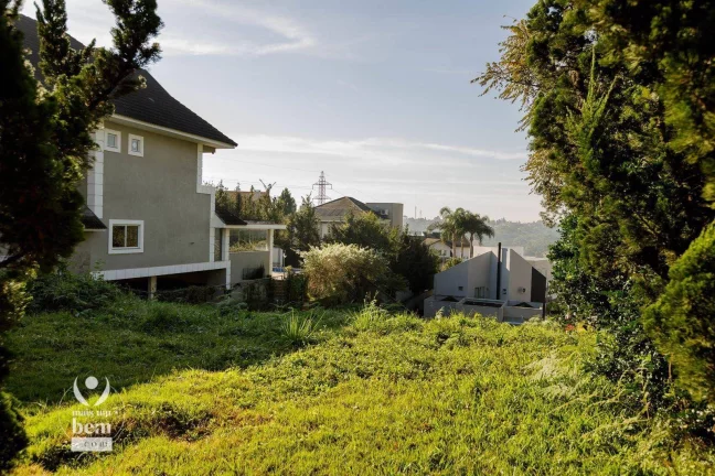 Imagem More junto á natureza! Terreno de 777 m² em condomínio a poucos passos do Parque Tingui, à venda por R$ 2.190.000 - São João - Curitiba/PR