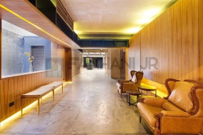 Imagem Casa comercial de alto padrão no Jardim América, São Paulo-SP: 5 quartos, 5 salas, 5 banheiros, 6 vagas - 380m². Confira!
