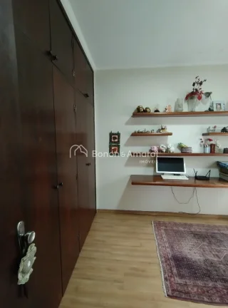Imagem Encontre o Seu Novo Lar ou Espaço Comercial no Taquaral! 

Esta casa incrível no Taquaral é perfe...