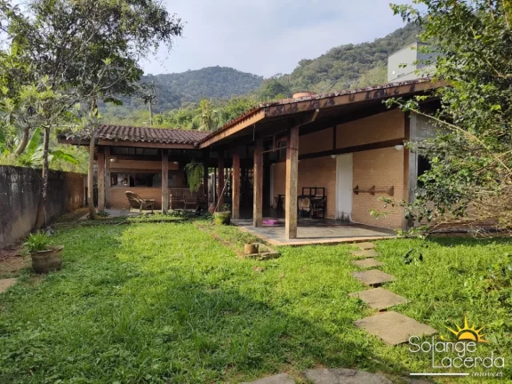 Imagem Casa Térrea com Edícula - Escritura Definitiva - Ampla Varanda em L