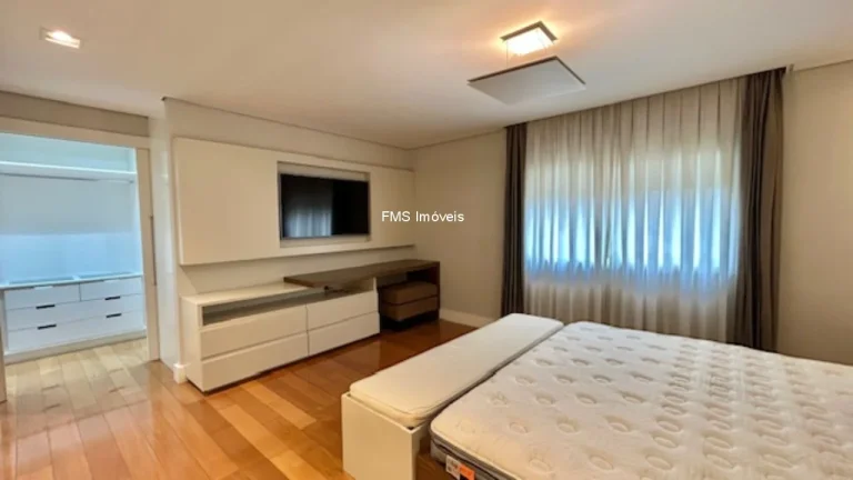 Imagem Imperdível oportunidade: Apartamento de luxo com 3 quartos e 3 suítes em Moema, São Paulo - 210m² e 3 vagas de garagem!