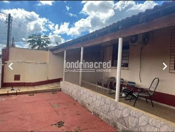 Imagem Casa à Venda no Jardim Bandeirantes em Londrina – 2 Quartos e 285 m² de Área Útil