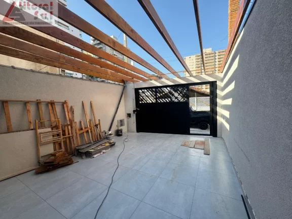 Imagem Casa à venda em Praia Grande-SP, bairro Aviação, 3 quartos, 1 suíte, 1 sala, 2 banheiros, 1 vaga, 175m²