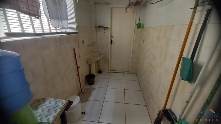 Imagem Apartamento com 2 Quartos + Quarto de Empregada à Venda na 3° Quadra do Mar na Praia do Morro - Guarapari-ES