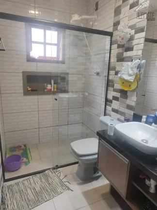 Imagem Venda Imperdível: Casa no Jardim das Indústrias com 3 Quartos e Suíte!"