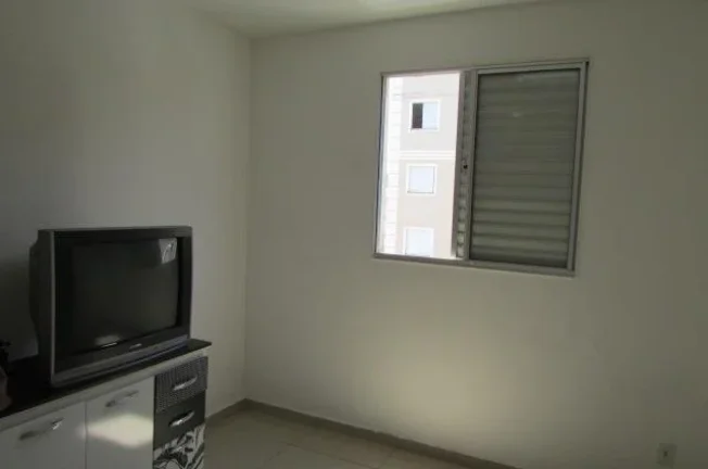 Imagem Apto mobiliado com sala , cozinha com armarios, cock top, geladeira, microondas, área de serv. wc s...
