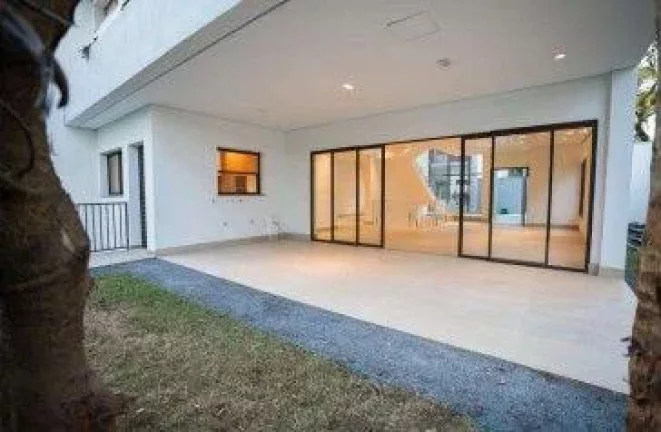 Imagem Casa de condomínio com 650 m², 4 quartos sendo 4 suítes à venda no bairro Alto da Boa Vista.