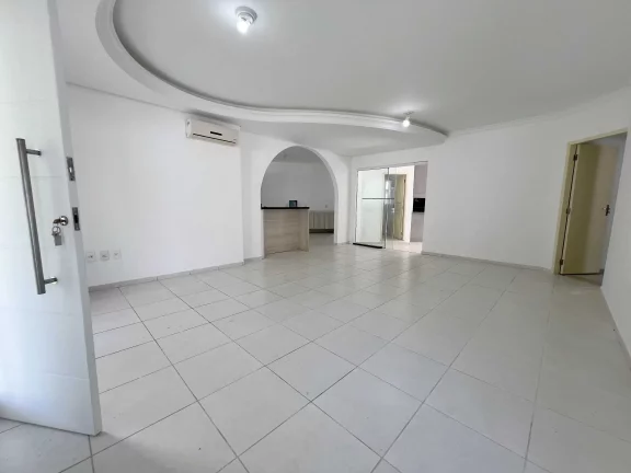 Imagem Casa com Piscina em Balneário Camboriú