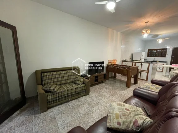 Imagem Se você busca espaço, conforto e uma localização privilegiada no litoral, este imóvel é perfei...