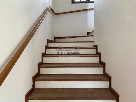 Imagem Casa à venda em Campos do Jordão - Casa nova com 03 suítes