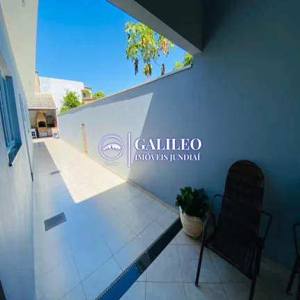 Imagem VENDA SOBRADO NO JUNDIAI MIRIM - Com 210m² - 03 dorms - 03 banheiros - Área de churrasqueira - 04 vagas de garagem - Fino acabamento.