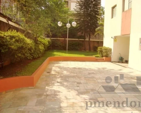 Imagem Excelente apartamento pronto para morar! Reformado, completo e mobiliado, com living para 02 ambient...